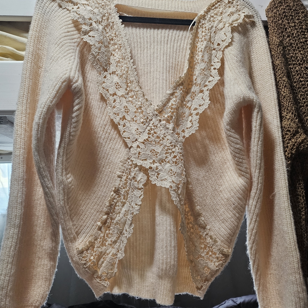 Elegant Lace Trimmed Cream Sweater M L Sexy Open Front Or Back Soft Stretchy